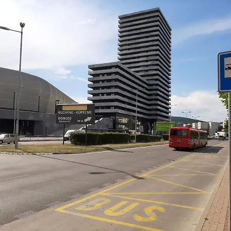 Cherry & Free Parking ブラチスラヴァ