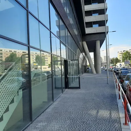 Cherry & Free Parking アパート