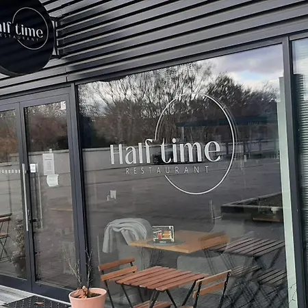 Cherry & Free Parking アパート *